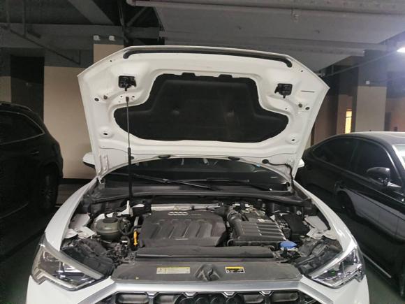 [上海·沪G] 二手奥迪奥迪Q32019款 40 TFSI 时尚动感型