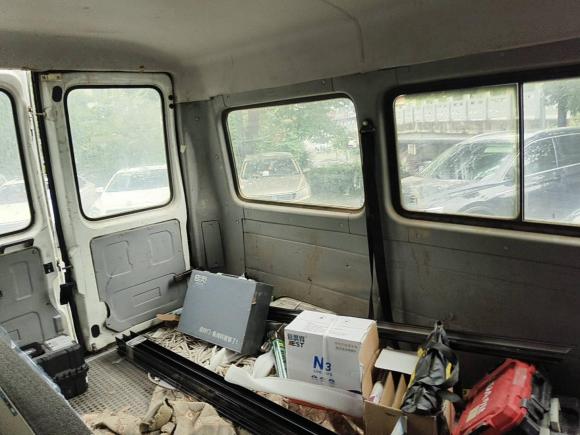 [杭州·浙A] 二手依维柯依维柯褒迪2017款 2.5T经典A32客车中顶6-7座47Z5