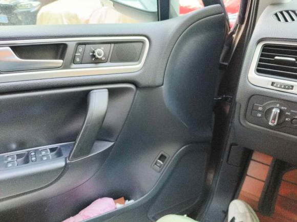 [深圳·粤B] 二手大众途锐2011款 3.0TSI 标配型