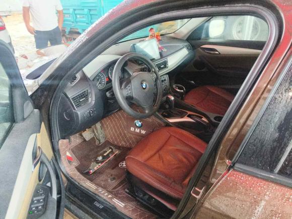 [青岛·鲁D] 二手宝马宝马X12012款 sDrive18i 时尚型