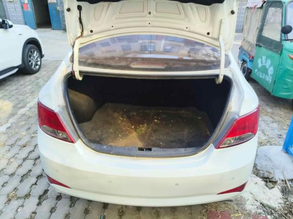 [青岛·鲁B] 二手现代瑞纳2014款 1.4L 手动智能型GLS