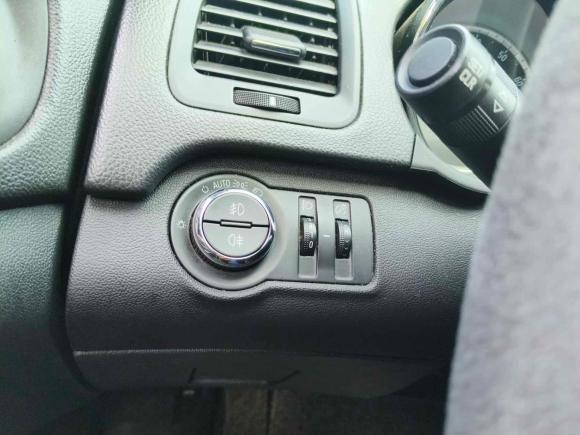 [武汉·鄂A] 二手别克君威2014款 1.6T 时尚技术型