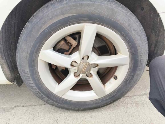 [无锡·苏B] 二手奥迪奥迪A4L2015款 35 TFSI 自动标准型