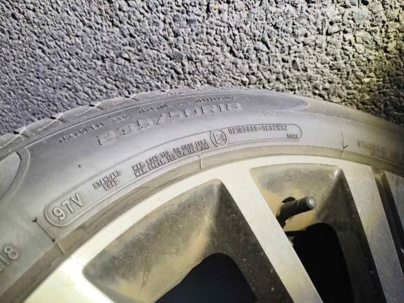 [上海·鄂A] 二手荣威荣威RX52019款 20T 两驱手动4G互联铂金版