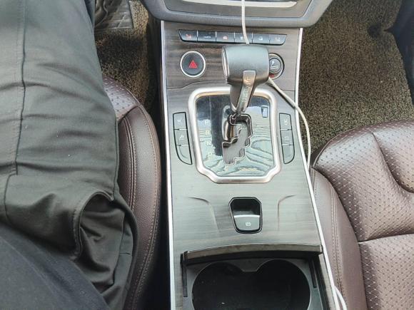 [苏州·苏E] 二手陆风陆风X72015款 2.0T 全景尊贵版