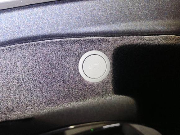 [上海·沪A] 二手特斯拉Model 32023款 后轮驱动版