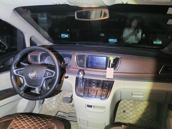 [济南·鲁A] 二手别克别克GL82017款 25S 豪华型 国V