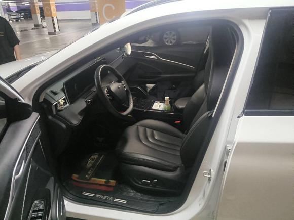 [上海·沪A] 二手哪吒汽车哪吒U2023款 哪吒U-Ⅱ 挑战版 500 磷酸铁锂