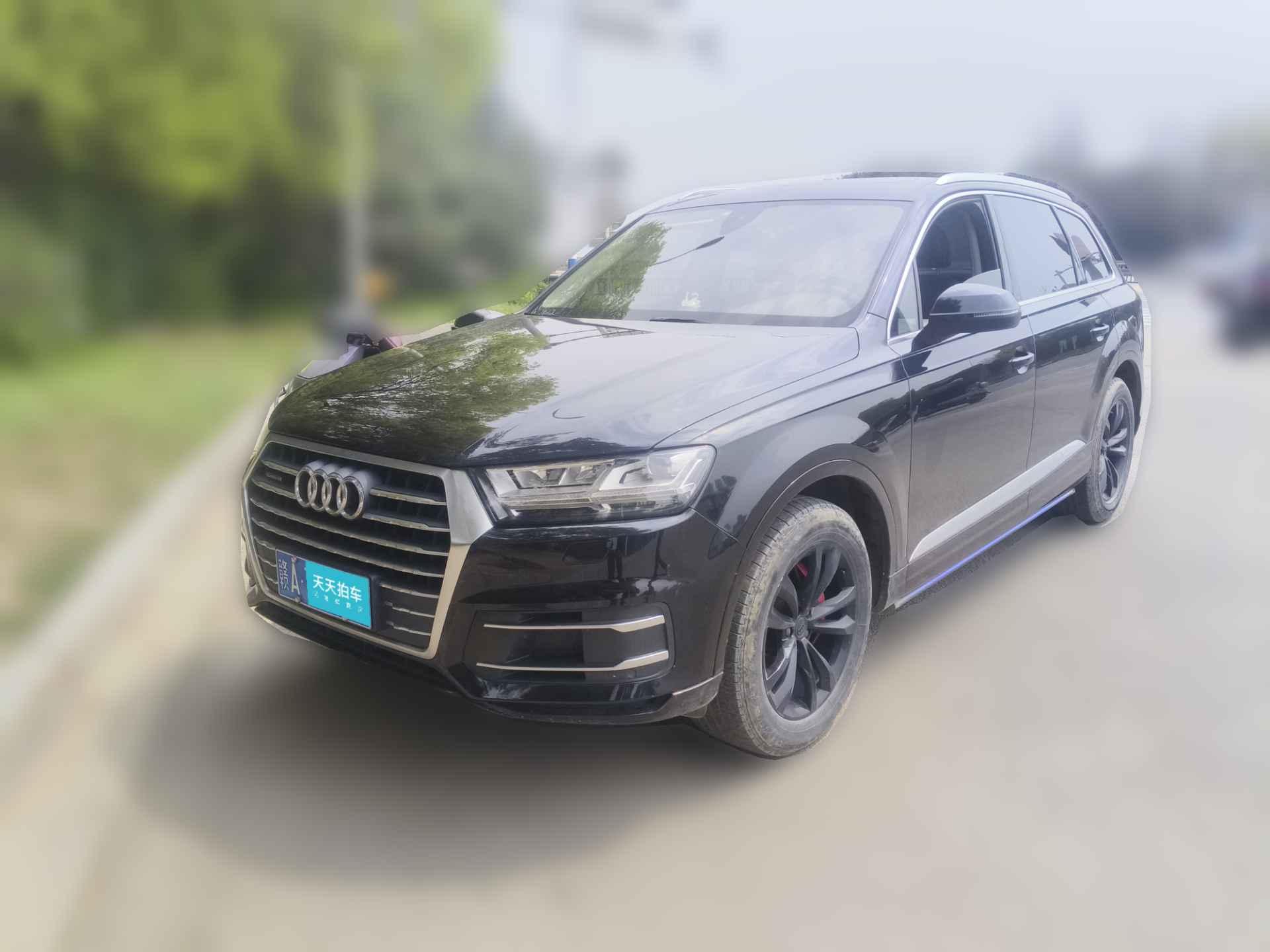 [南昌·赣A] 奥迪奥迪Q72018款 40 TFSI 舒适型
