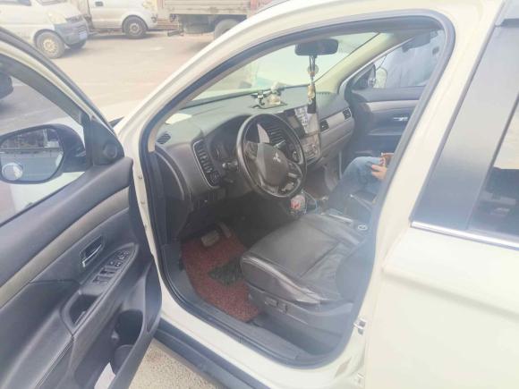 [金华·粤B] 二手三菱欧蓝德2013款 2.4L 四驱豪华导航版 5座