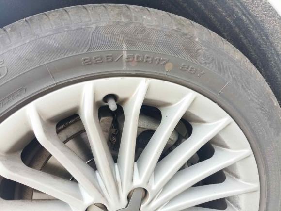 [无锡·苏B] 二手奥迪奥迪A4L2016款 35 TFSI 典藏版 自动标准型