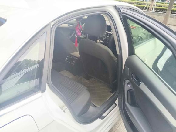 [苏州·皖E] 二手奥迪奥迪A4L2013款 35 TFSI 自动标准型