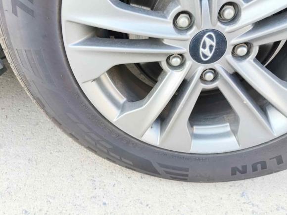 [济南·鲁A] 二手现代胜达2015款 2.4L 自动四驱智能型 5座