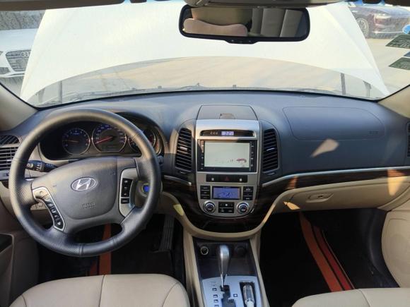 [上海·沪E] 二手现代胜达经典2010款 2.4 豪华版 七座四驱