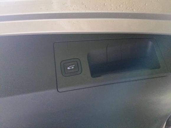 [上海·沪B] 二手凯迪拉克凯迪拉克XT52016款 28T 四驱豪华型