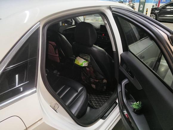 [上海·沪B] 二手奥迪奥迪A4L2018款 30周年年型 40 TFSI 进取型