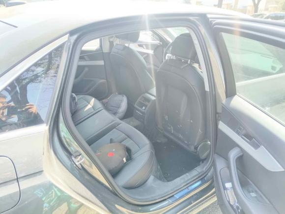 [上海·苏U] 二手奥迪奥迪A4L2024款 40 TFSI 时尚动感型