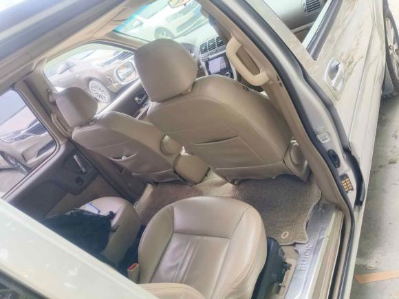 [深圳·粤B] 二手别克别克GL82014款 2.4L 经典版