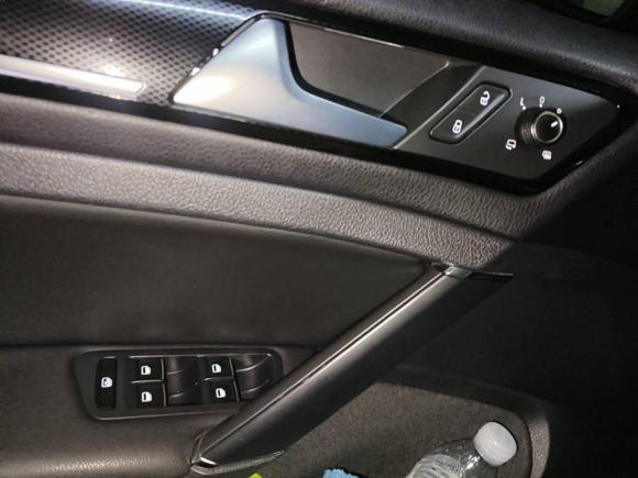 [深圳·粤B] 二手大众高尔夫2014款 1.4TSI 自动旗舰型