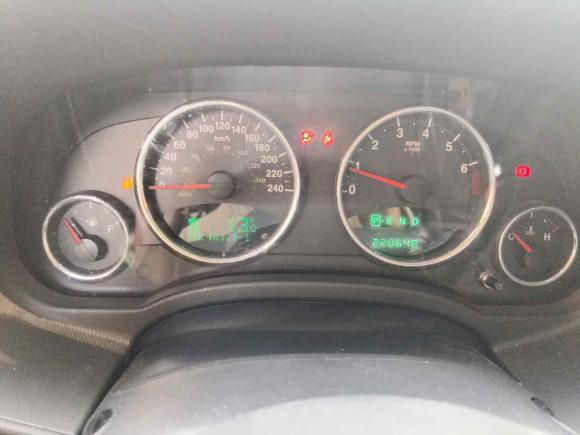 [南京·苏A] 二手Jeep指南者2012款 2.4L 四驱都市版