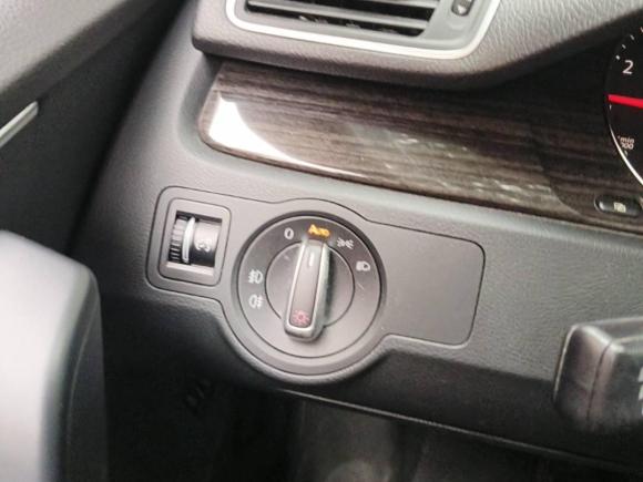 [上海·沪G] 二手大众迈腾2012款 改款 1.8TSI 尊贵型