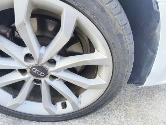 [南京·苏A] 二手奥迪奥迪A4L2017款 Plus 40 TFSI 风尚型