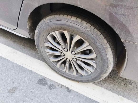 [上海·鲁B] 二手别克别克GL82023款 陆上公务舱 尊贵型