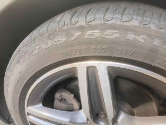 [上海·沪G] 二手宝马宝马2系旅行车2015款 218i 运动设计套装