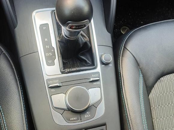 [上海·沪D] 二手奥迪奥迪A32018款 30周年年型 Sportback 35 TFSI 时尚型