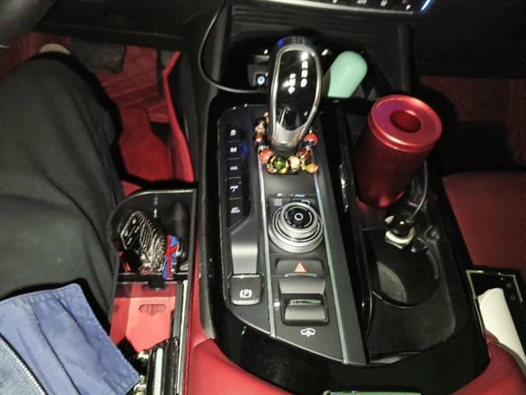 [上海·沪B] 二手玛莎拉蒂Levante2016款 3.0T 标准型