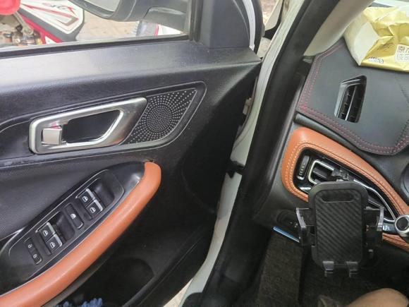 [武汉·鄂A] 二手奇瑞瑞虎72016款 2.0L CVT耀目版