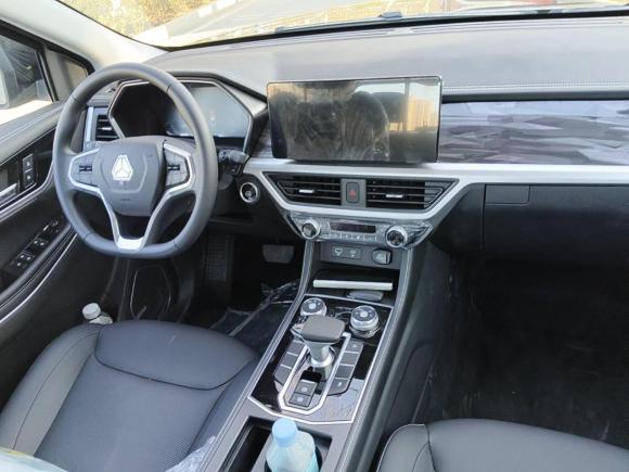 [济南·鲁A] 二手中国重汽搏胜2024款 商用 2.0T自动柴油四驱长轴 豪华版