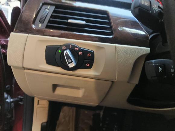 [广州·粤A] 二手宝马宝马3系2010款 320i时尚型