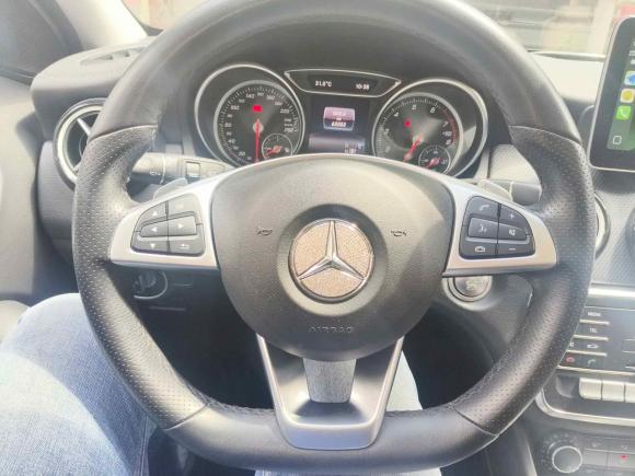 [广州·粤A] 二手奔驰奔驰GLA2019款 GLA 200 时尚型