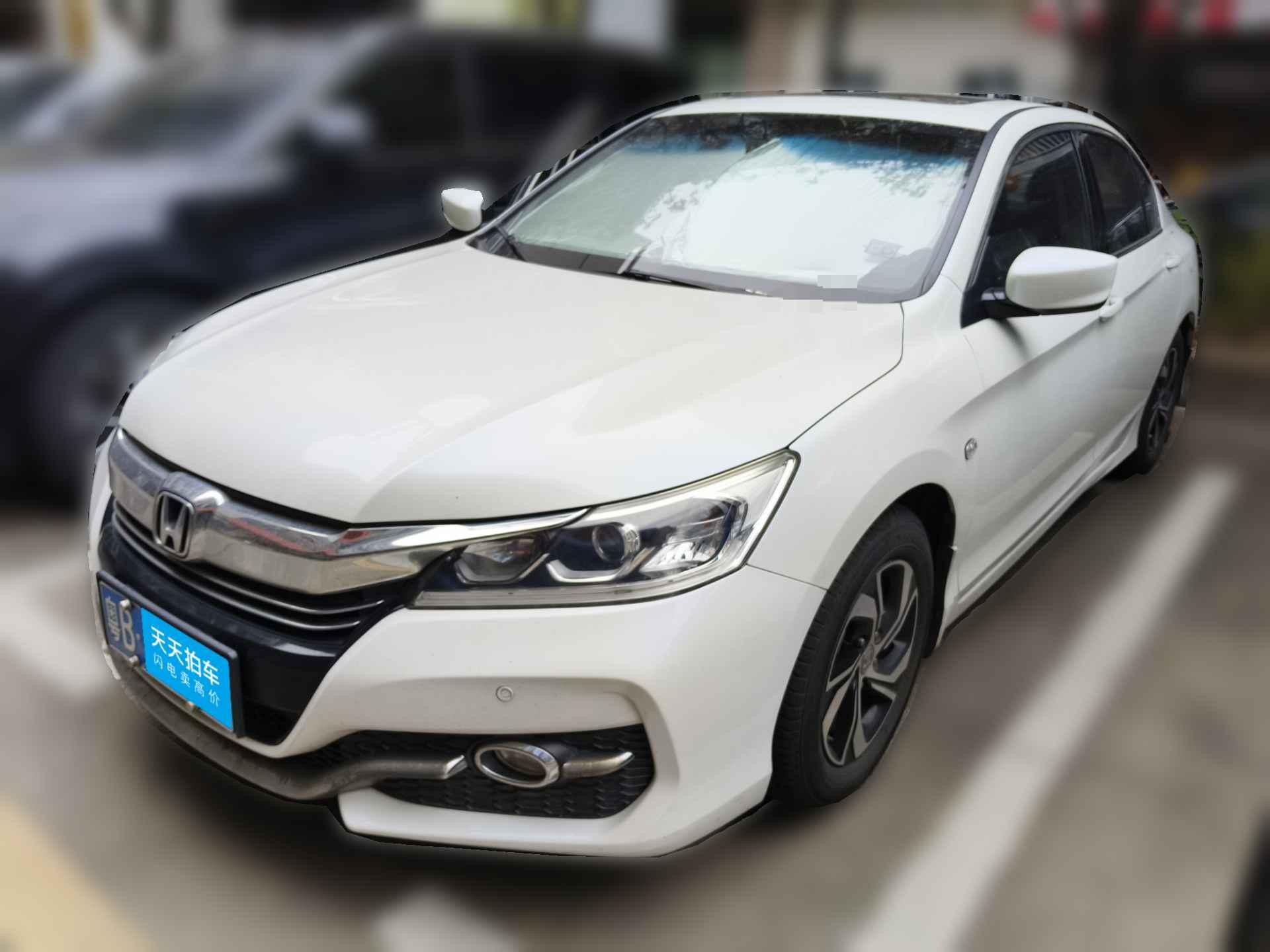 [深圳·粤B] 本田雅阁2016款 2.0L 舒适版