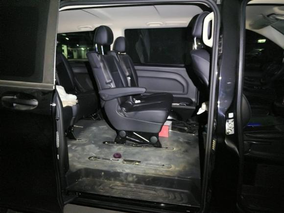 [无锡·苏B] 二手奔驰威霆2023款 2.0T 精英版 7座