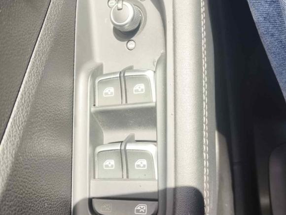 [苏州·苏E] 二手奥迪奥迪Q2L2022款 35 TFSI 进取致雅型