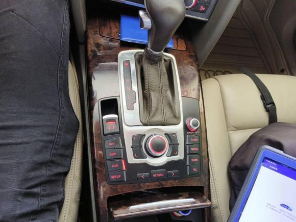 [广州·粤G] 二手奥迪奥迪A6L2009款 2.4L 舒适型