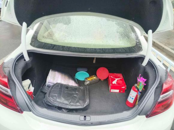 [南京·苏A] 二手别克君威2012款 2.0L 舒适版