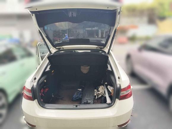 [广州·粤T] 二手斯柯达速派2016款 改款 TSI380 DSG尊行版