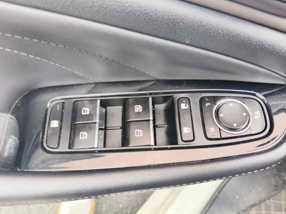 [杭州·浙A] 二手广汽传祺传祺GA42018款 200T 自动尊享版