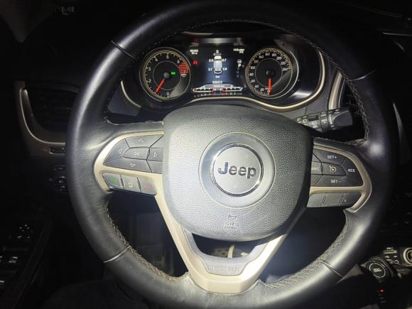 [武汉·鄂A] 二手Jeep自由光2016款 2.4L 优越版