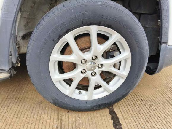 [武汉·鄂A] 二手Jeep自由光2016款 2.4L 专业版