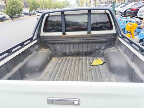 [南通·苏F] 二手五十铃铃拓2020款 2.5T四驱手动领航版 国VI JE4D25Q6A