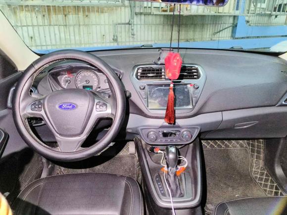 [南京·苏A] 二手福特福睿斯2015款 1.5L 自动时尚型