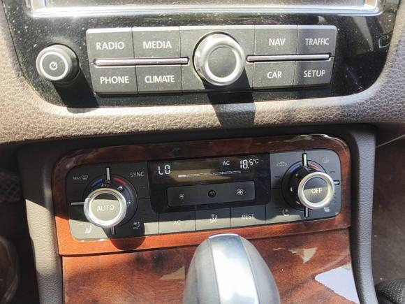 [西安·陕A] 二手大众途锐2011款 3.0TSI 舒适型