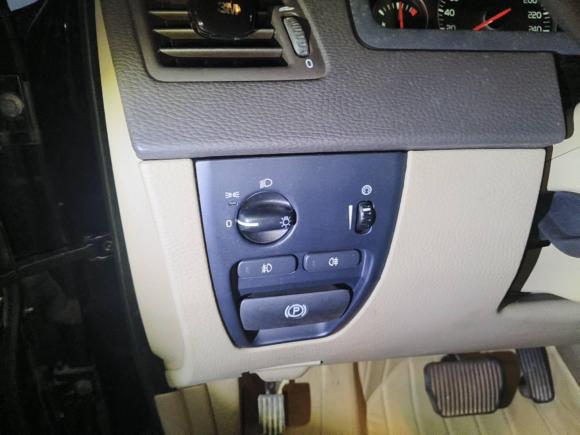 [广州·粤A] 二手沃尔沃沃尔沃XC902010款 2.5T AWD