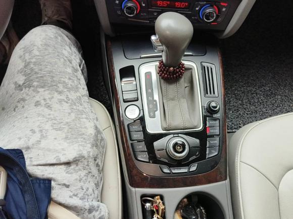 [芜湖·皖B] 二手奥迪奥迪A4L2012款 2.0 TFSI 自动技术型