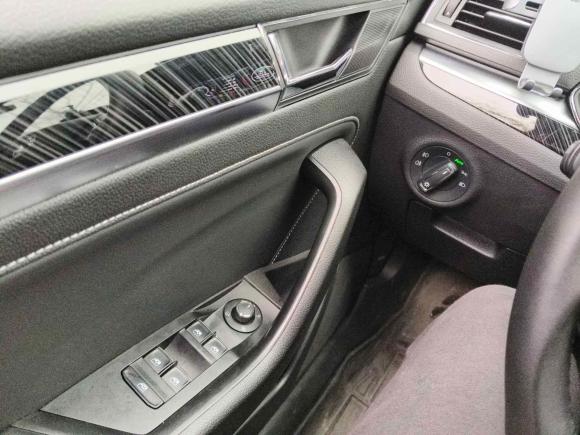 [上海·苏U] 二手斯柯达速派2023款 改款 TSI330 DSG奢享版