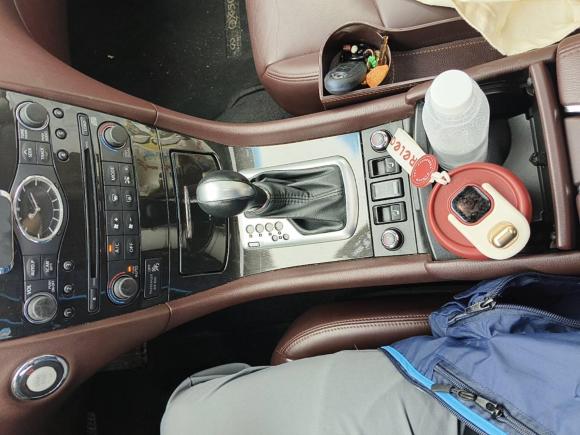 [上海·沪C] 二手英菲尼迪英菲尼迪QX502013款 2.5L 两驱优雅版